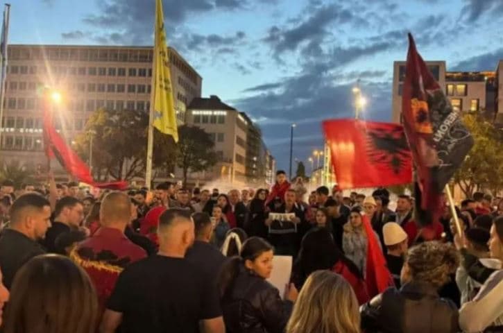 Protestë sot në Berlin me moton “Jo në emrin tim”