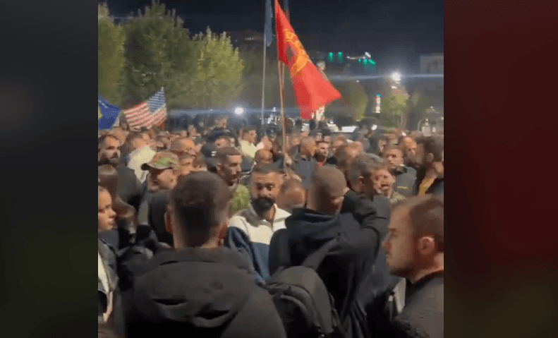 Protestuesit para Kuvendit, thonë se do të qëndojnë tërë natën