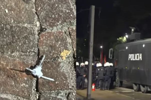 Protestuesit rrëzojnë dronin e policisë, vendosin tela gomëshpues për t’i ngadalësuar autobotet e ujit