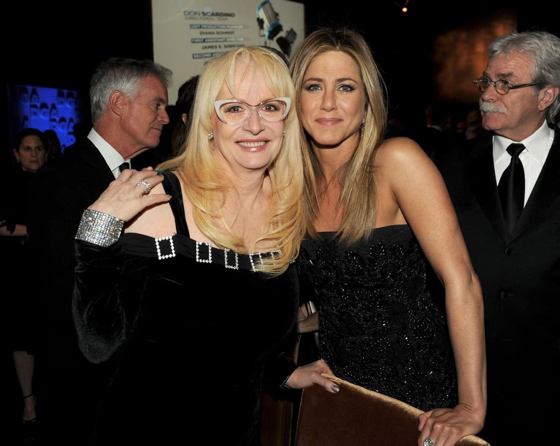 Featured image for Regjisorja: Jennifer Aniston më poshtëroi në sheshxhirim me një dhuratë të ligë