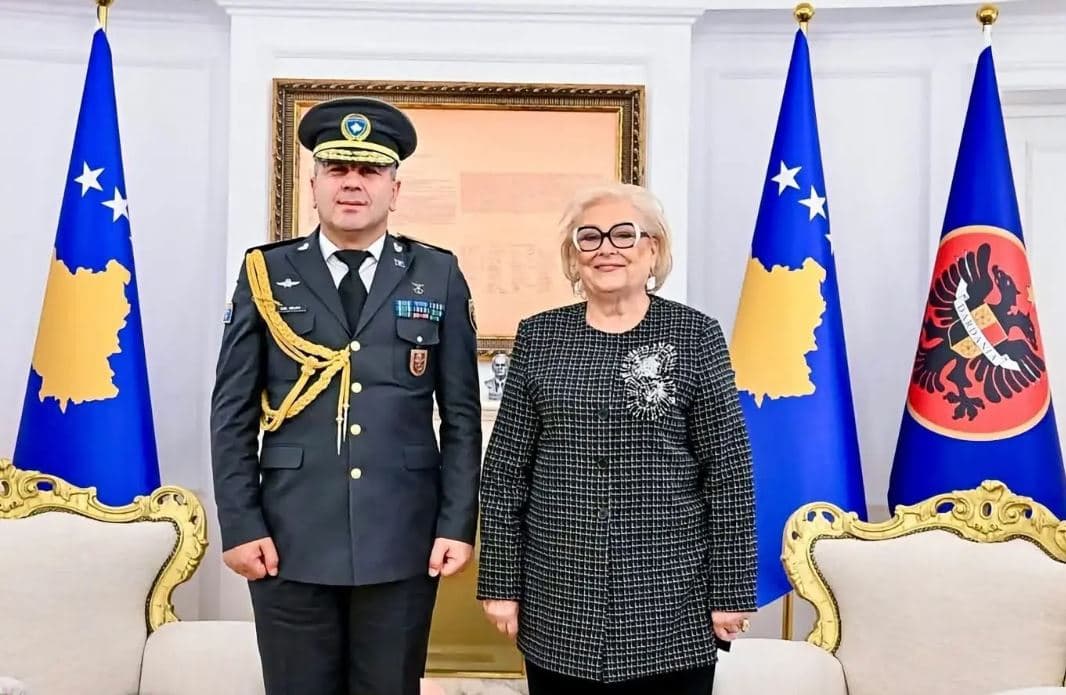 Sefer Isufi emërohet këshilltar ushtarak i Presidentes
