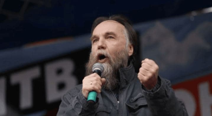 Featured image for “Shqiptarët po zgjohen”, kryeideologu i Putinit, Dugin mbështetë protestat në Tiranë