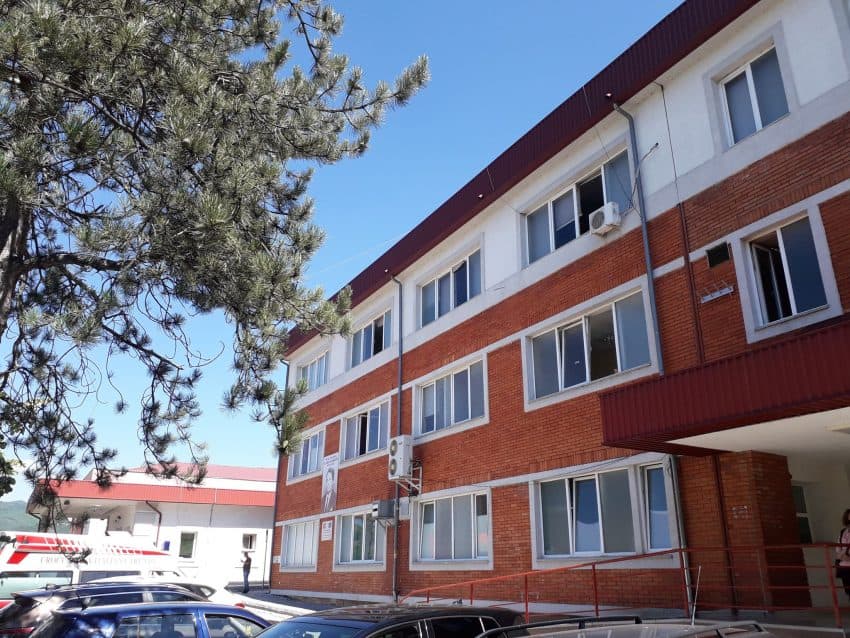 ShSKUK suspendon drejtorin e Spitalit të Mitrovicës, Gëzim Berishën