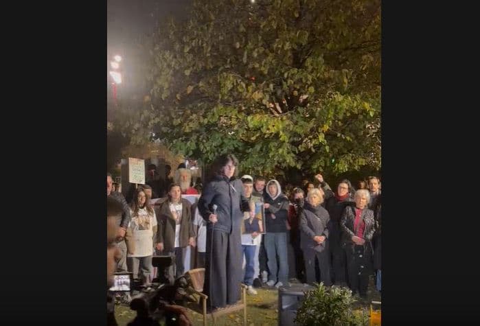 Sijarina nga protesta para Qeverisë: Nëse Arlinda ishte dëshmore, ne do të jemi ushtarët që do t’ia sjellim fundin kësaj Qeverie