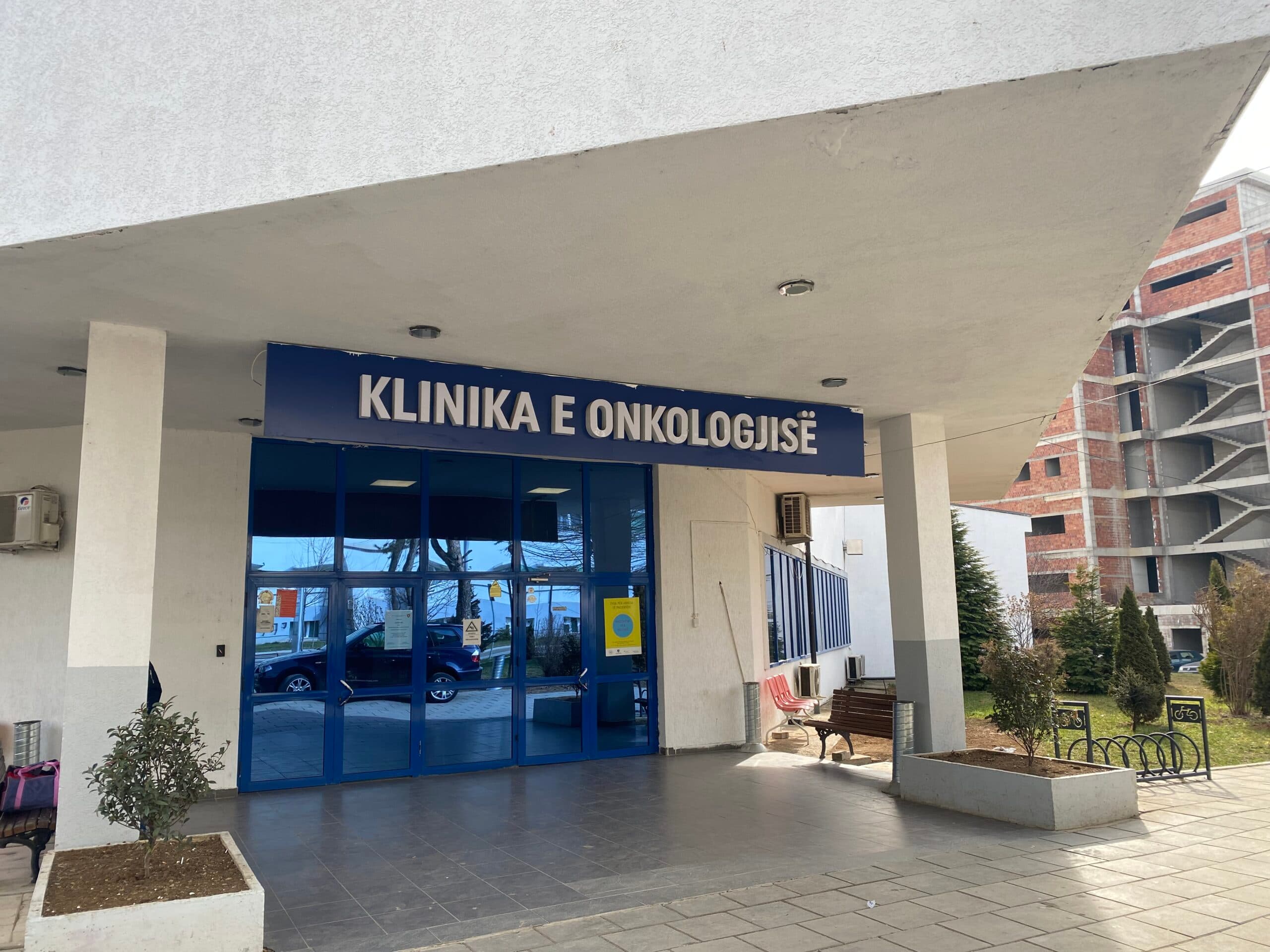 Skandal në Onkologji: Katër muaj pa terapinë kundër kancerit, pacientja vdes pasi i shfaqen metastaza në tru