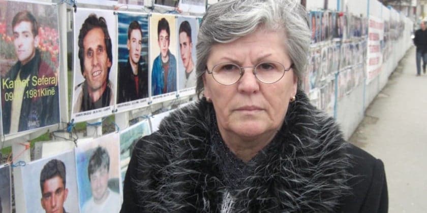 Skandaloze- Në QKUK s’ka doza rezervë, familjarët detyrohen të kërkojnë gjak edhe për burrin e aktivistes Nestrete Kumnova