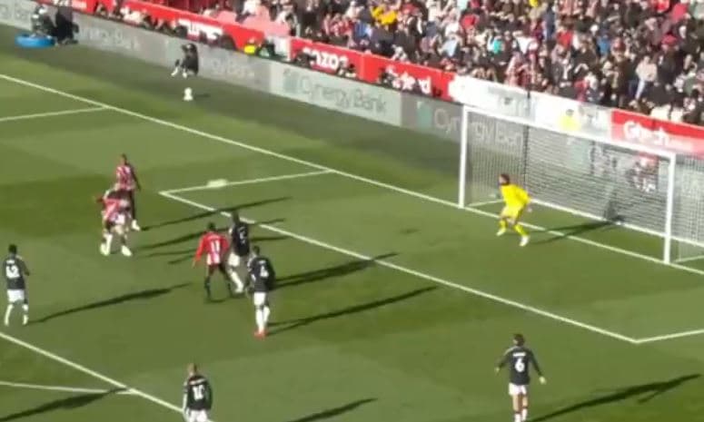Tronditet Liverpooli, Brentford i shënon golin e epërsisë