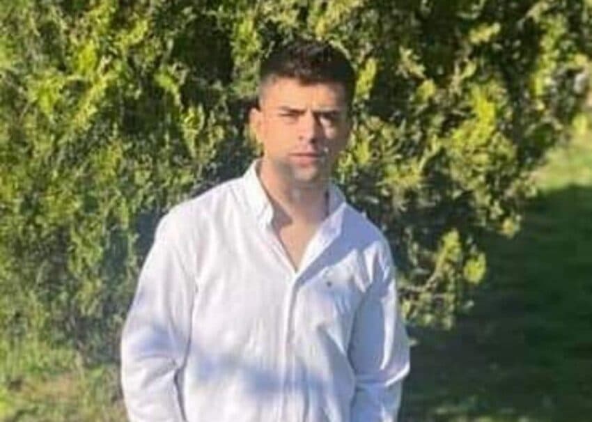 U ther me thikë, dyshohet se u hodh nga vetura në lëvizje – nesër para gjykatës rasti i vdekjes së Auron Thaqit