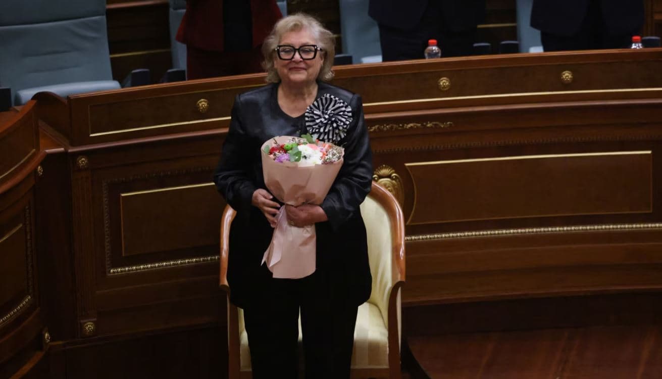 WP: Një presidente e re e Kosovës zgjidhet natën vonë – do të duhet ta dekretojë ligjin që kufizon kompetencat e gjykatës në Hagë