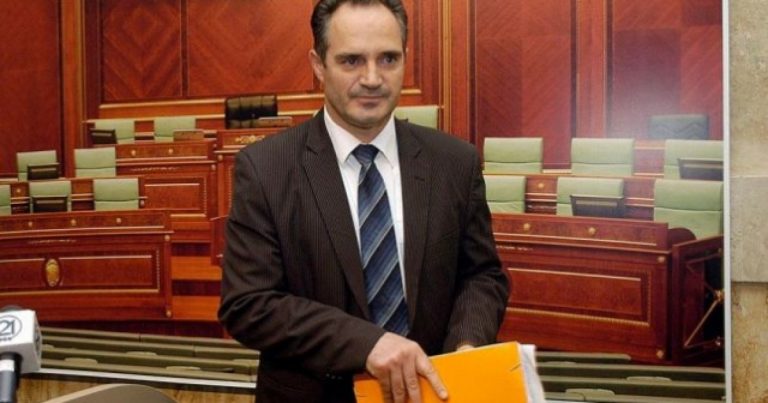 Reagon Nait Hasani pasi nuk u përfshi në listën për deputetë nga Kadri Veseli