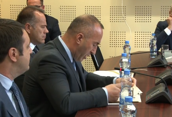 Ramush Haradinaj s’komenton pse hoqi dorë nga posti i deputetit (VIDEO)