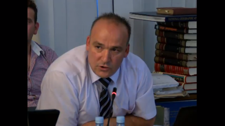 Kryetari i Komisionit për Demarkacion kërkon që të mos ndërtohen stane të reja në vijë kufitare
