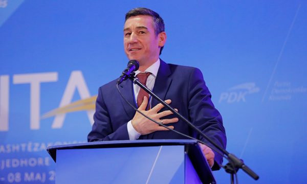 Kadri Veseli fton qytetarët ta përkrahin PDK-në