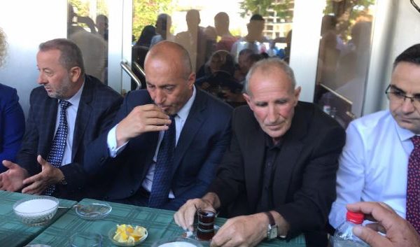 Haradinaj pi çaj në Llap