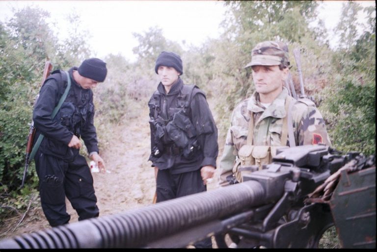 “Tigrat e Zi” fotografi për herë të parë në publik (FOTO)