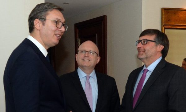 Vuçiq në takim me Palmer dhe Reeker: Ju e dini kushtin tonë për vazhdimin e dialogut