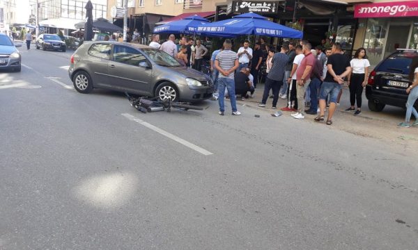 Policë me veturë civile përplasin një biçiklist në Fushë Kosovë