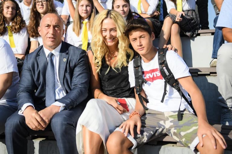 Haradinaj e çon djalin në Gjimnazin privat të cilit ia ndau 659 mijë euro nga buxheti i shtetit