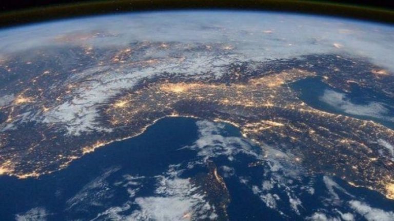 Misteri mbi Antarktidë: Vrima e Ozonit asnjëherë nuk është dukur aq e vogël, as shkencëtarët nuk po kanë shpjegim!