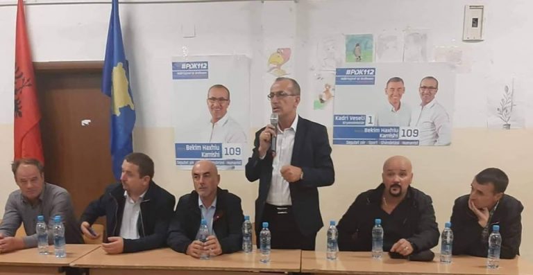 Bekim Haxhiu nëpër fshatra të Skenderajt, merr mbështetje për zgjedhjet e 6 tetorit