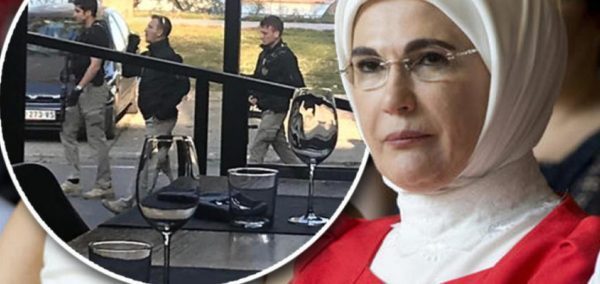 Truprojat e gruas së Erdoganit futen me armë në lokal dhe përplasen me serbët