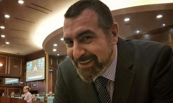 Fisnik ismaili e konfirmon që nuk është më pjesë e PSD’së: Unë s’i përkas asnji grupacioni politik ma