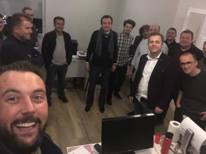 Kjo është fotografia e parë e Albin Kurtit pas shpalljes së fitores nga VV-ja