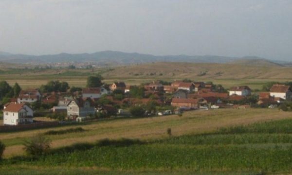 Në fshatin kosovar ku me vjet nuk martohet askush
