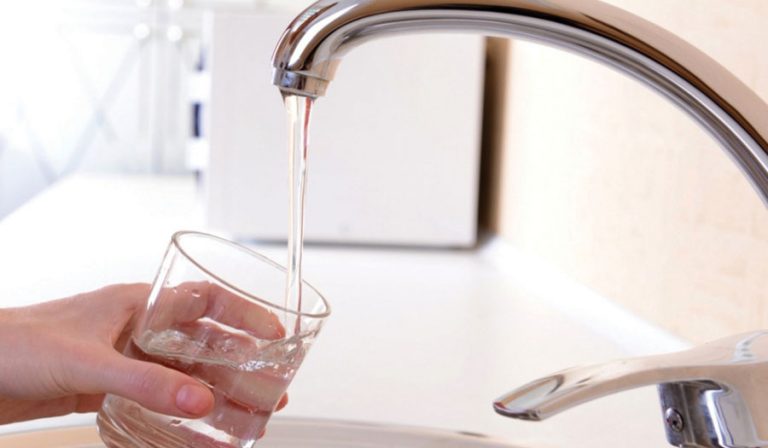 Turbullohet uji, banorët e Skenderajt pa furnizim me ujë nga ujësjellësi