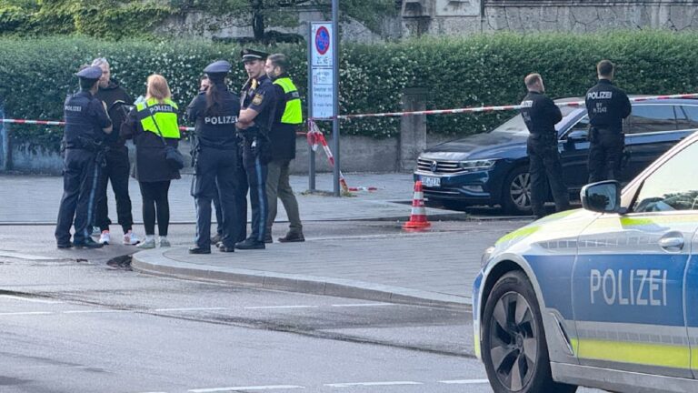 Gjermania tronditet përsëri, një grua sulmon me thikë kalimtarët – vritet nga policia