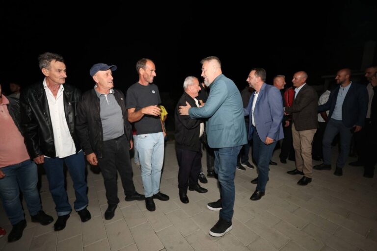 Pritje madhështore e Sami Lushtakut në Vajnikë